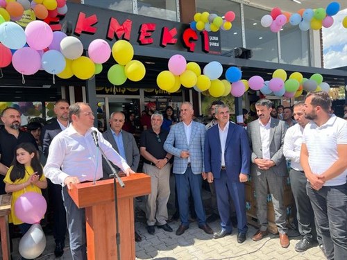 Kaymakam Türker Ekmekçi Hiper Marketinin Açılışına Katıldı