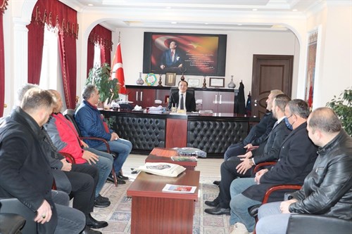 TÜMKİAD Van teşkilat başkanı Okan KARA,TÜMKİAD Trabzon il Başkan vekili Fatih TÜTÜNCÜ Kaymakam Türker' i Makamında Ziyaret Etti 